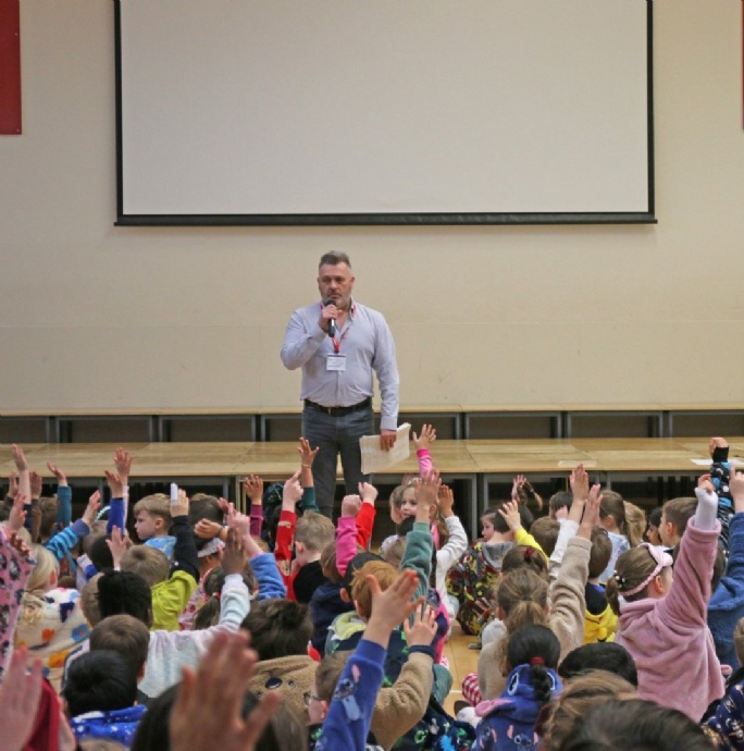 News &raquo; Crackley Welcomed Performance Poet Ian Bland